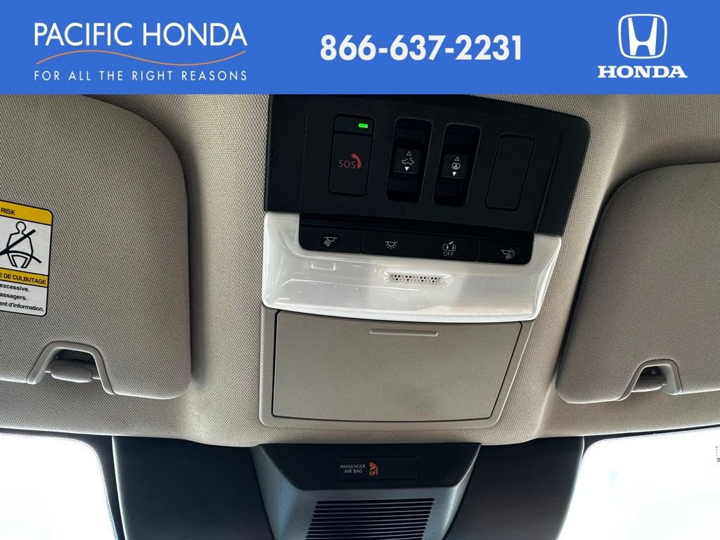 Used 2023 Beige Nissan Platinum image 31