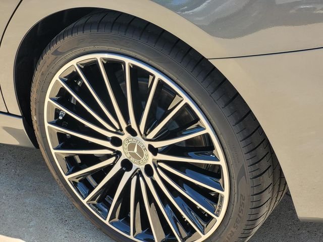 2025 Mercedes-Benz C-Class Sedan C 300 - Photo 8