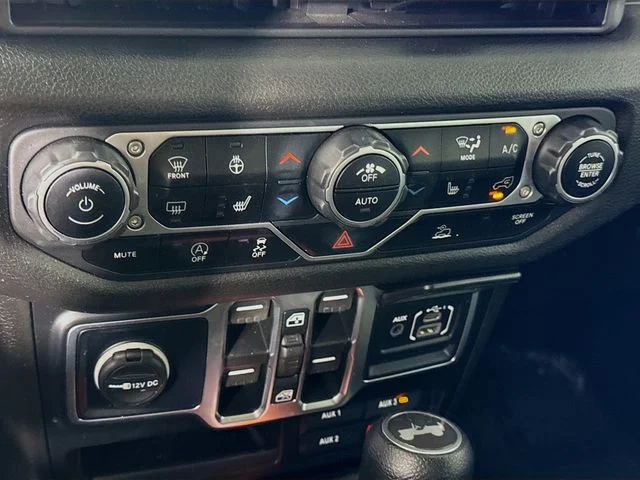 Used 2024  Jeep Sport S image 15
