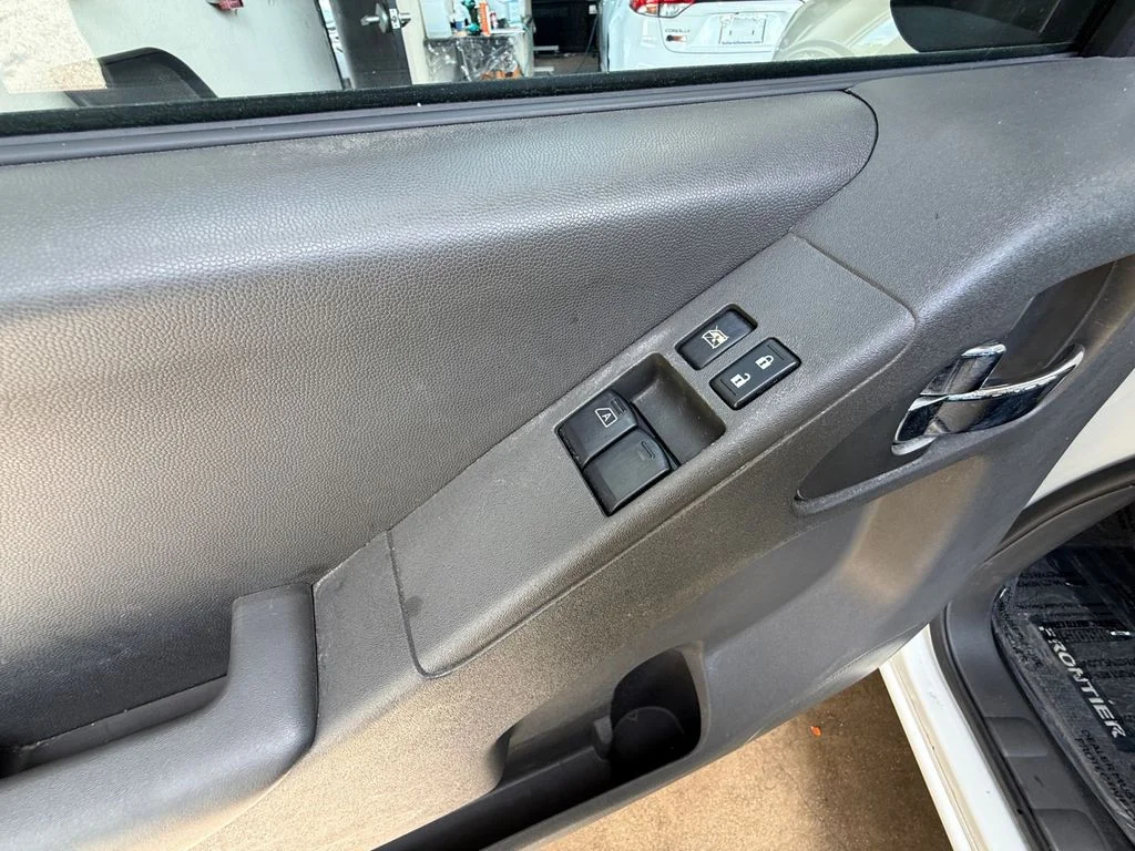 Used 2019 White Nissan SV image 11
