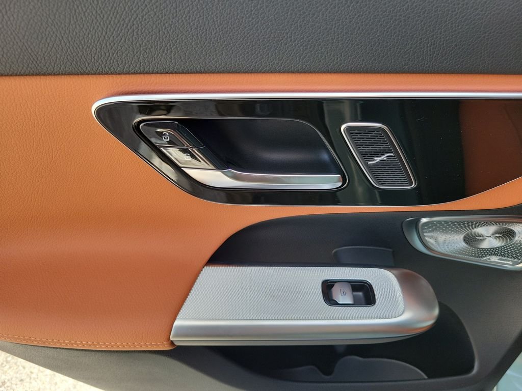 New 2026 Verde Silver Metallic Mercedes-Benz GLC 300 image 18