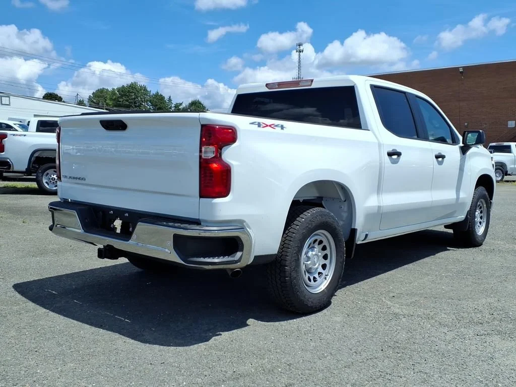 New 2026 Summit White Chevrolet WT image 2
