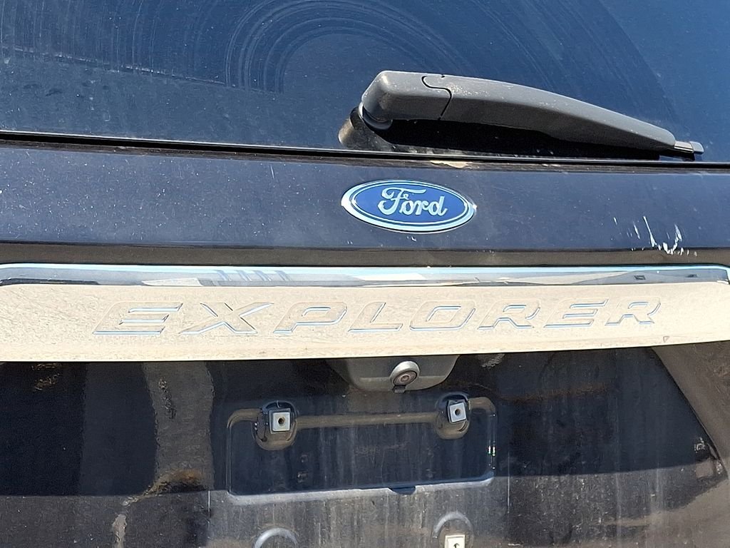 Used 2021 Black Ford Limited image 9