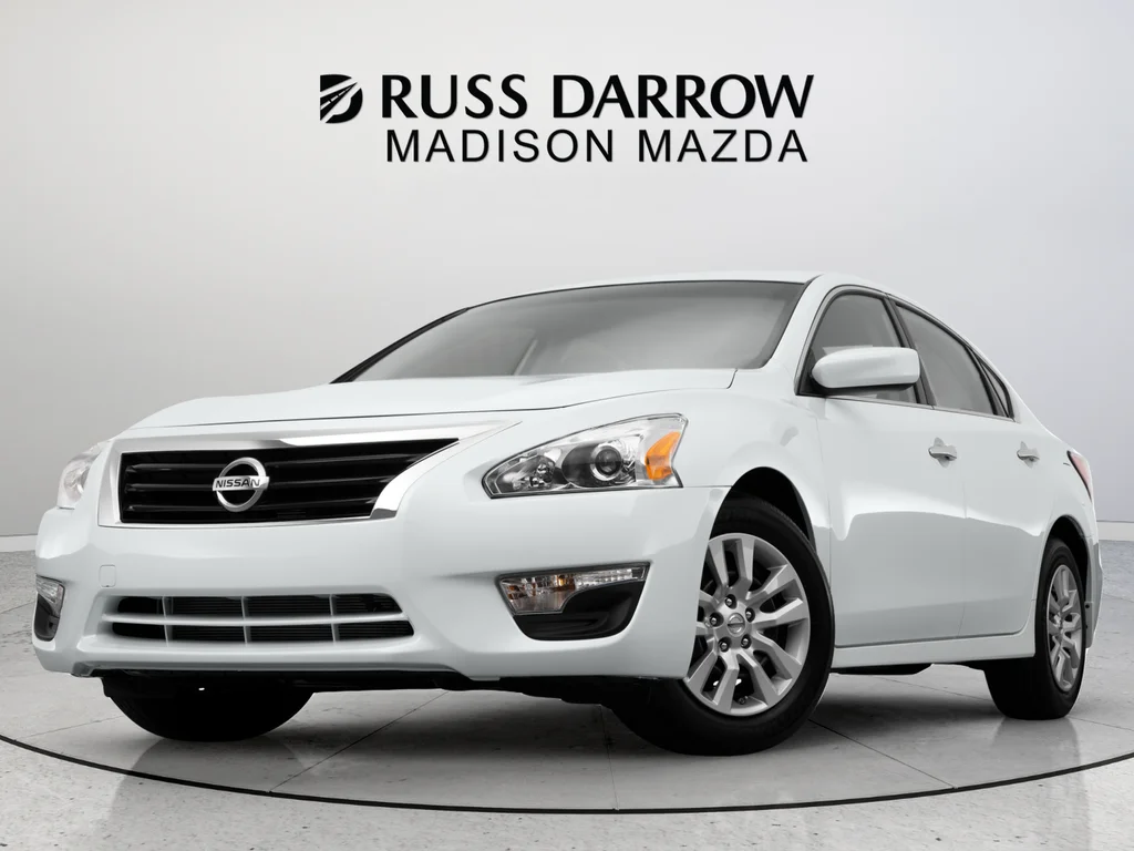 Used 2015 White Nissan 2.5 S image 10