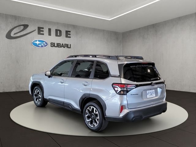 Used 2025 Ice Silver Metallic Subaru Premium image 11