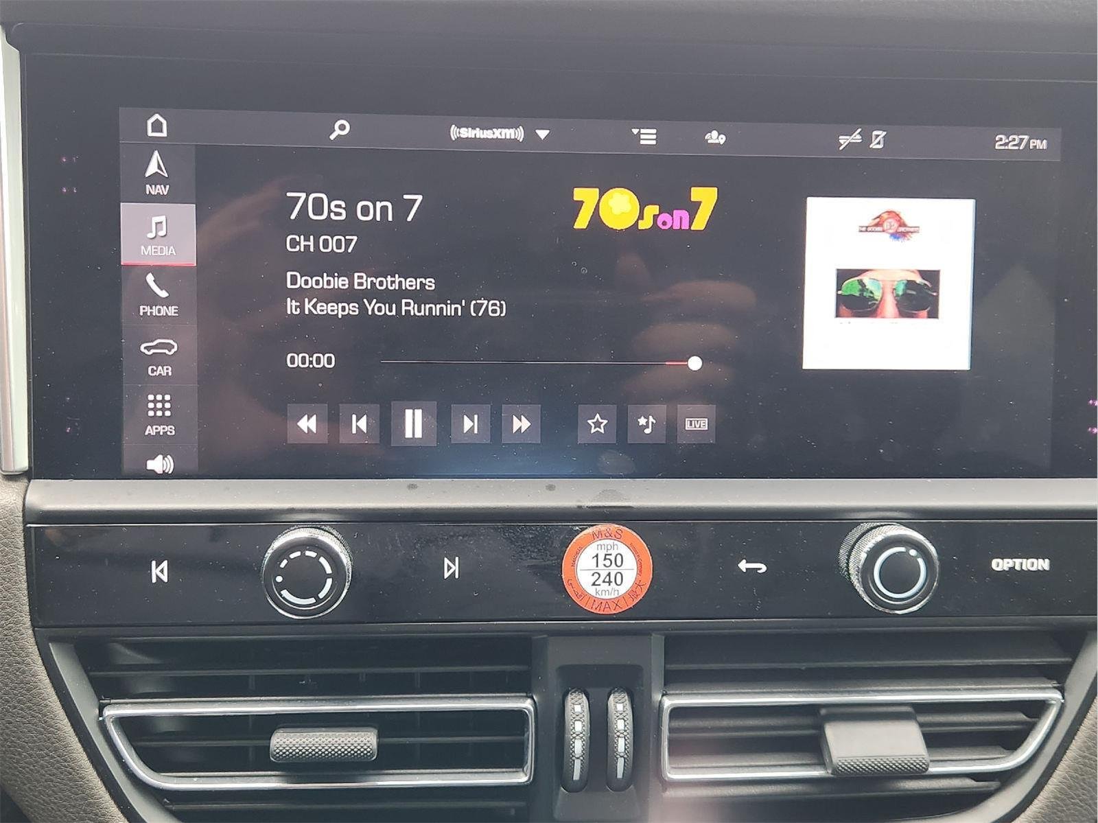 2022 Porsche Macan photo 17 of 33