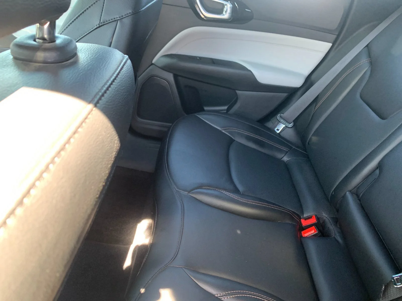 Used 2023 Gray Jeep Limited 4x4 image 13