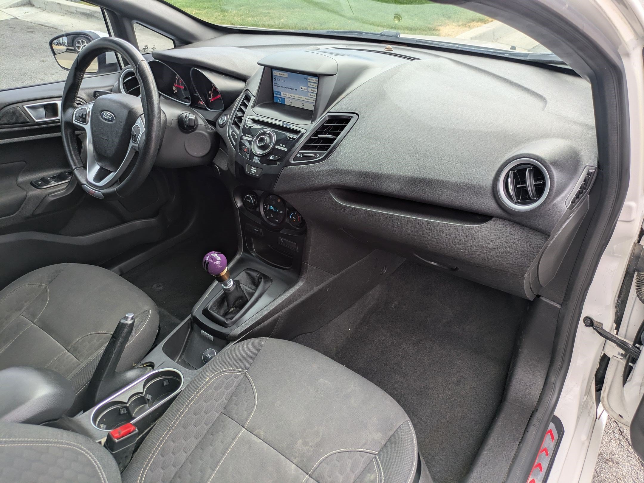 Used 2019 White Platinum Clearcoat Metallic Ford ST image 30