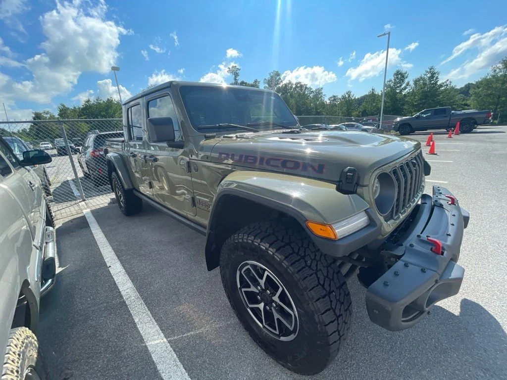 Used 2025 Green Jeep Rubicon image 7
