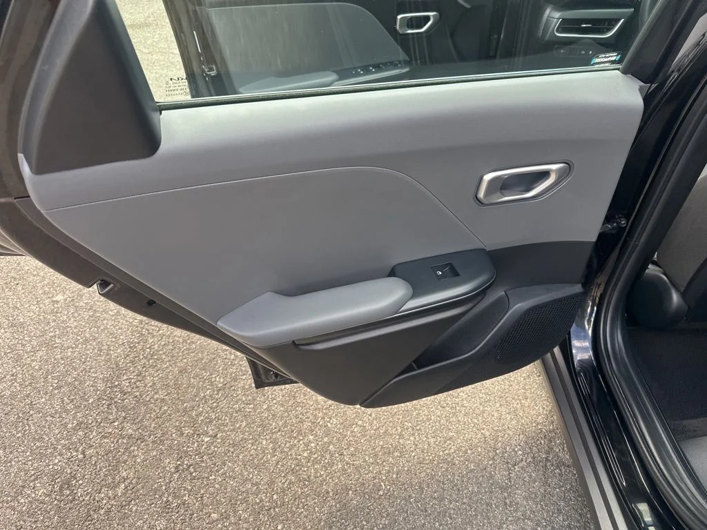 Used 2025 Black Kia LXS image 22