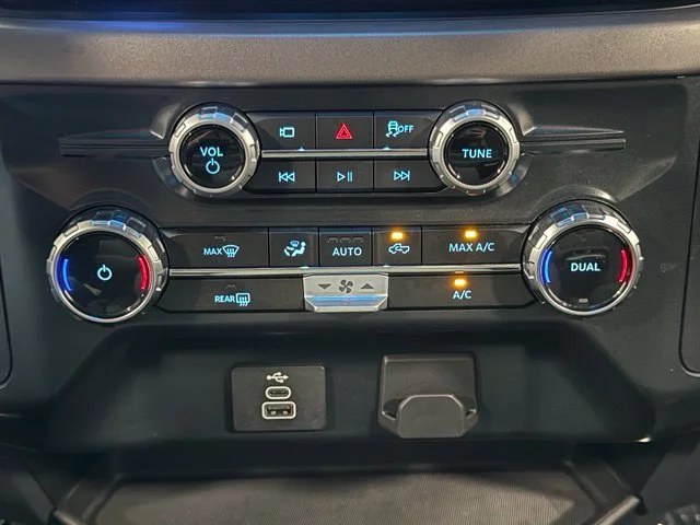 Used 2025 Blue Ford XLT image 23