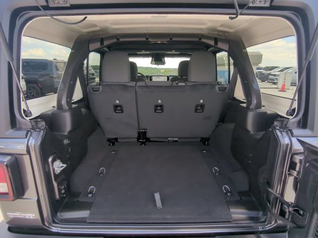 New 2026 Granite Crystal Metallic Clear-Coat Exterior Paint Jeep Sport S image 14