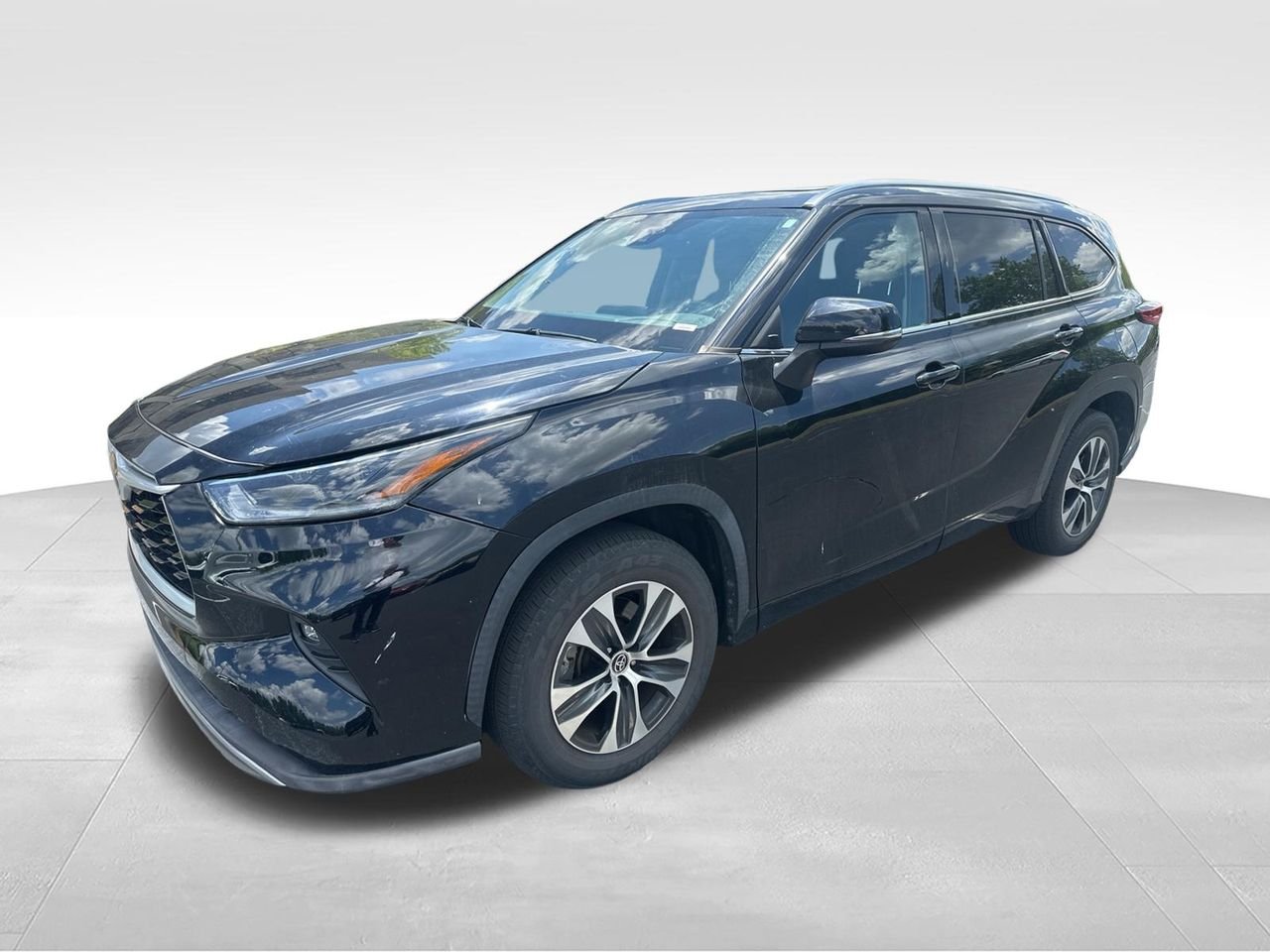 2021 Toyota Highlander XLE 4x2 V6's photo