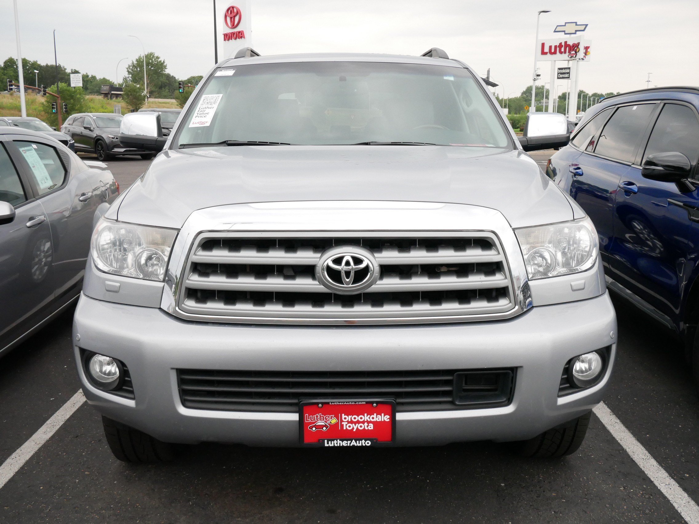 Used 2012 Toyota Sequoia Platinum with VIN 5TDDW5G18CS064641 for sale in Brooklyn Center, Minnesota
