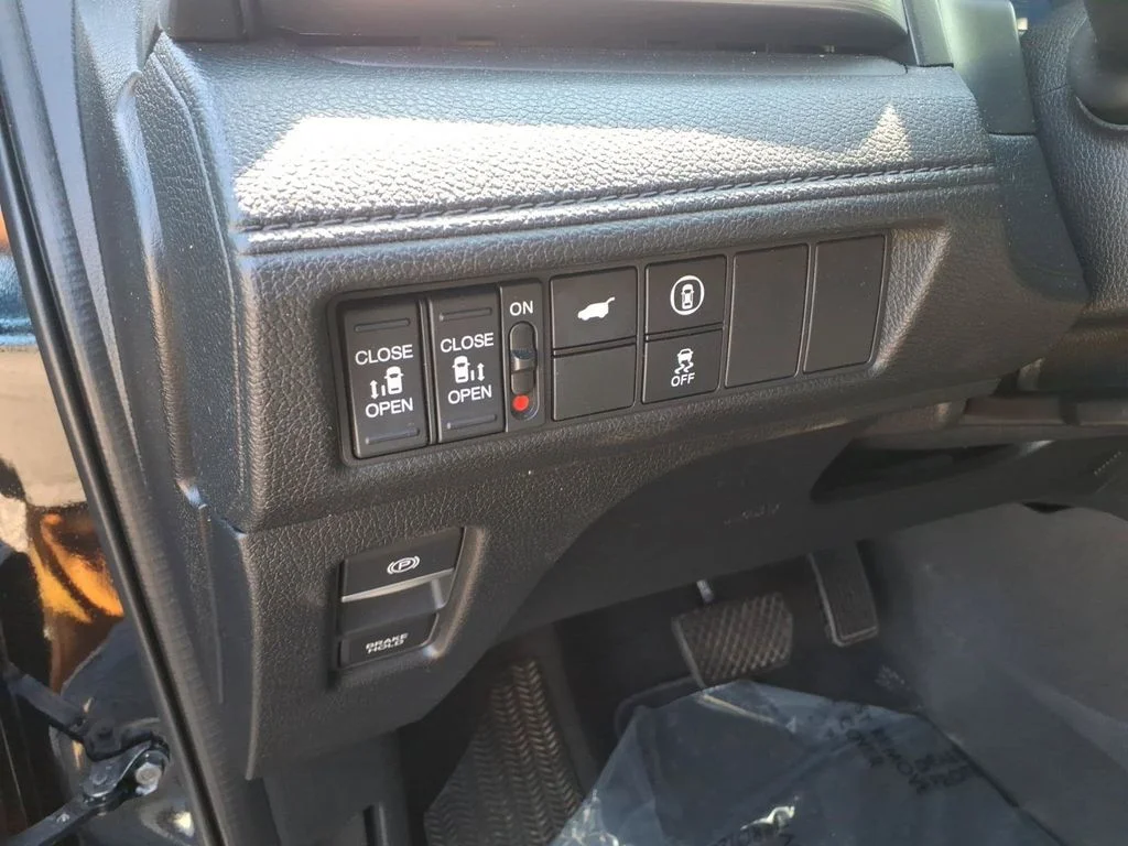 Used 2023 Black Honda EX-L image 35
