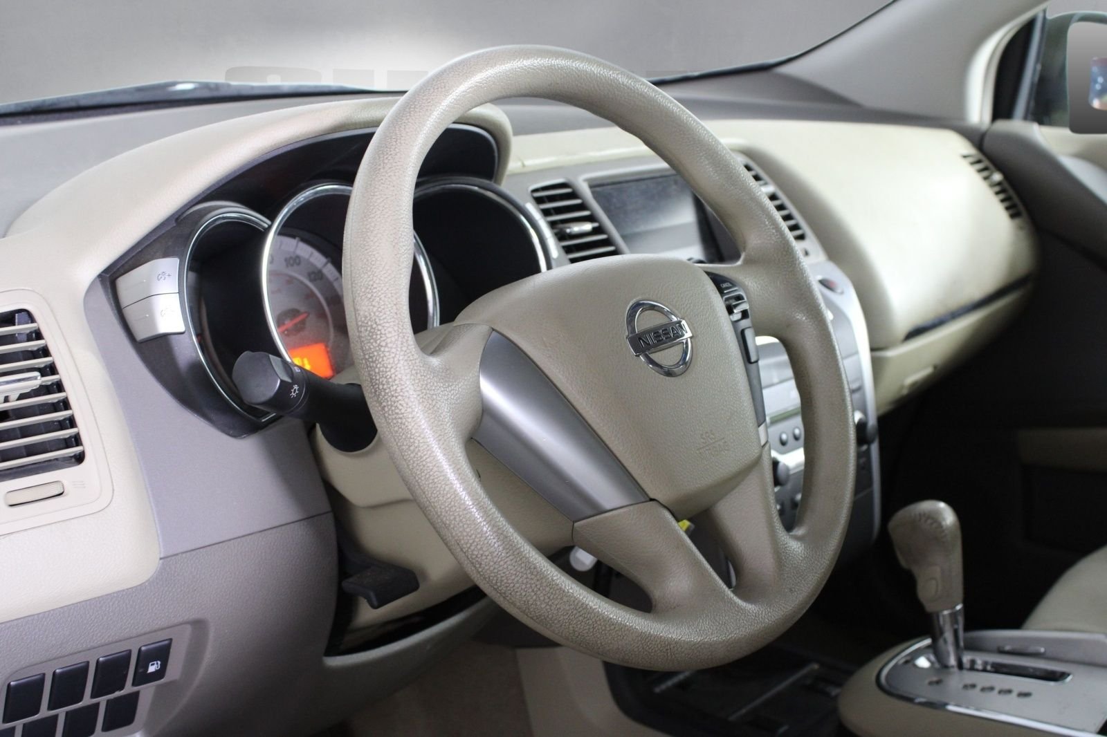 Used 2009 Gray Nissan S image 3