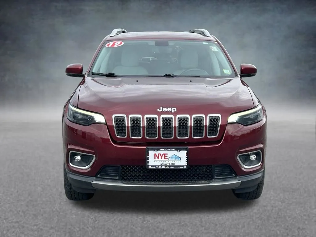 Used 2019 Red Jeep Limited image 9