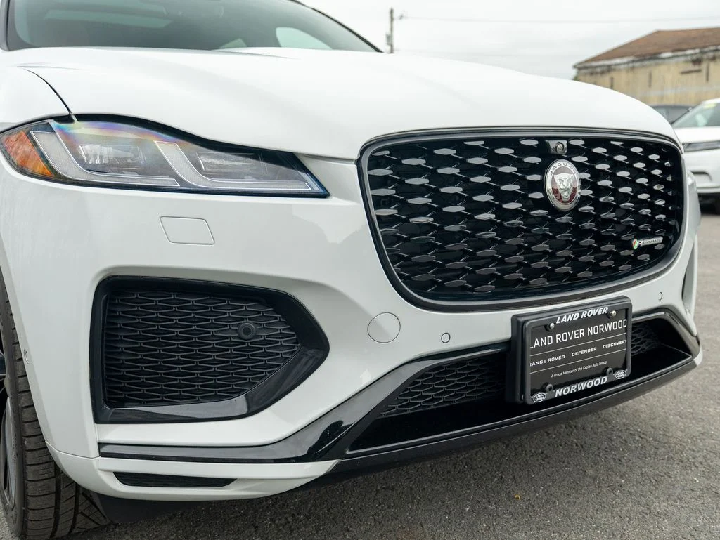 Used 2021 White Jaguar P400 R-Dynamic S image 16