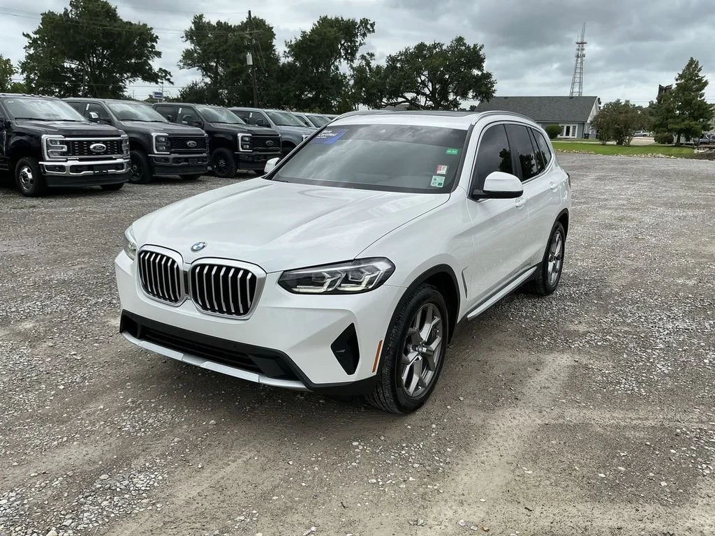 2023 BMW X3 sDrive30i's photo