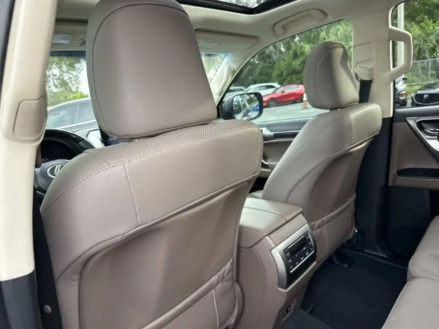 Used 2022  Lexus 460 image 14