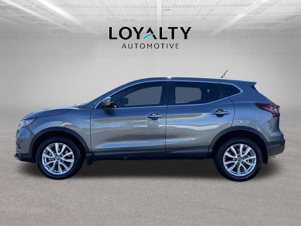 Used 2021 Gray Nissan S image 2