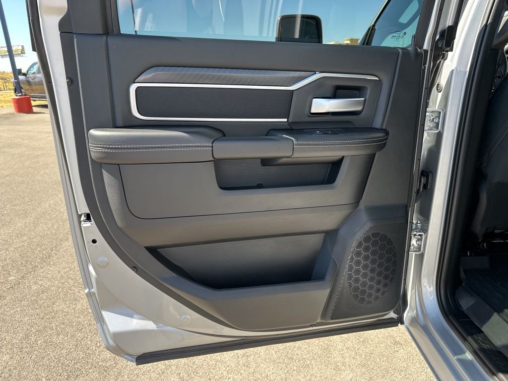 2025 RAM 2500 Big Horn - Photo 28