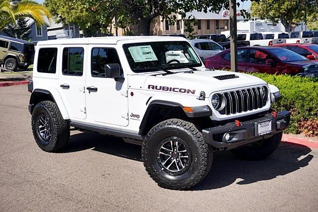 New 2026 Bright White Clear-Coat Exterior Paint Jeep Rubicon X image 3