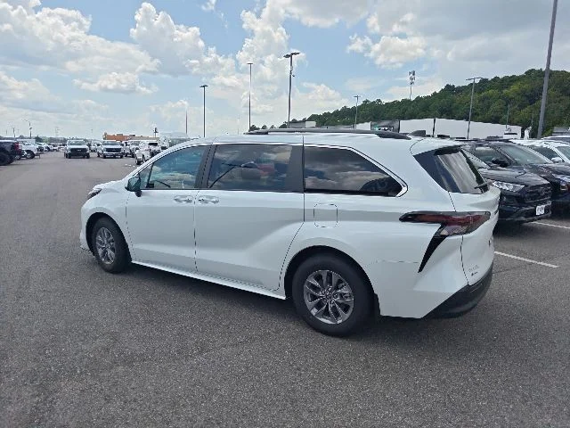 Used 2026 Pearl Toyota XLE image 4