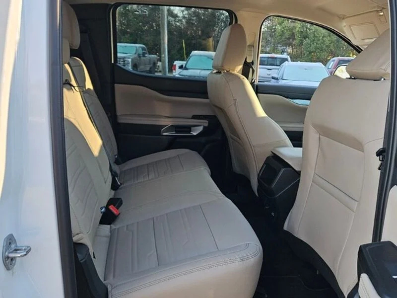 New 2025 Oxford White Ford LARIAT® image 13