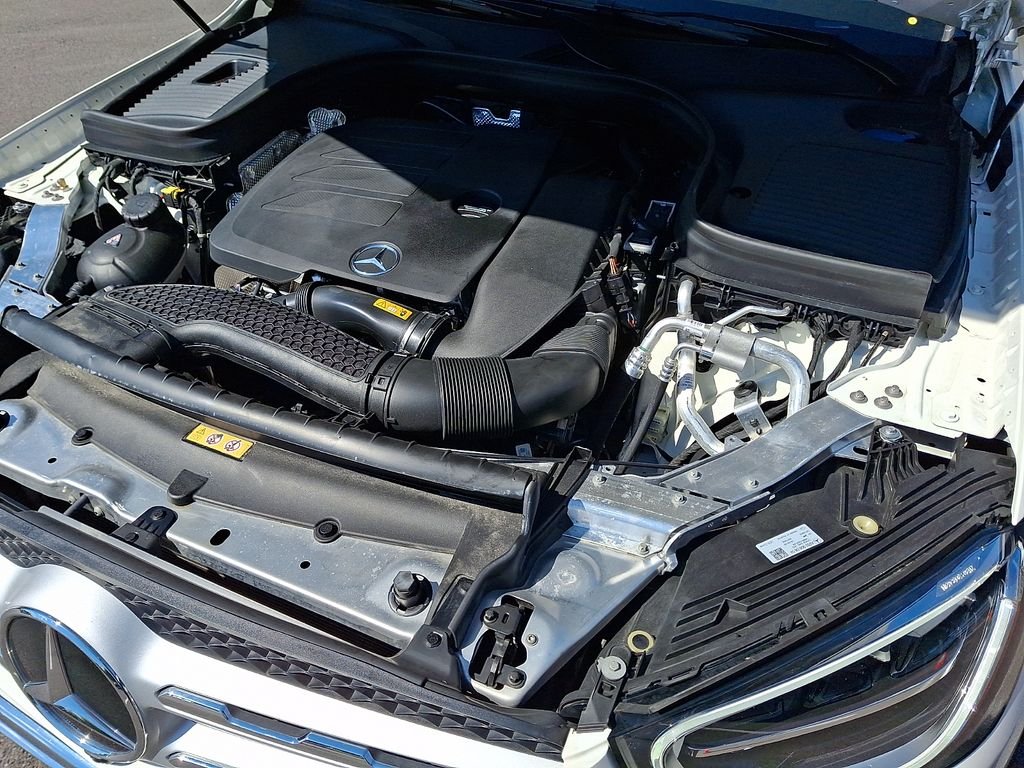 Certified Used 2022 White Mercedes-Benz GLC 300 image 28