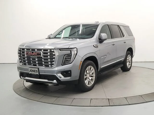 Used 2025 Silver GMC Denali image 4