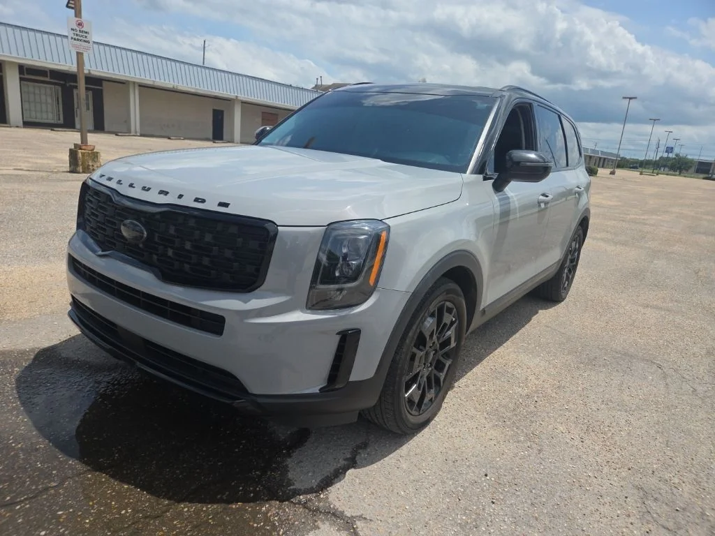 Used 2021 Gray Kia EX image 2