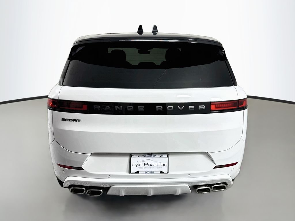 Used 2025 White Land Rover Dynamic SE image 10