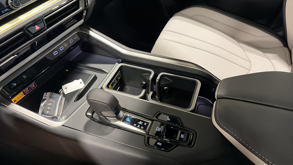 New 2026 Caviar Lexus TX 500h F SPORT PERFORMANCE PREMIUM AWD image 27
