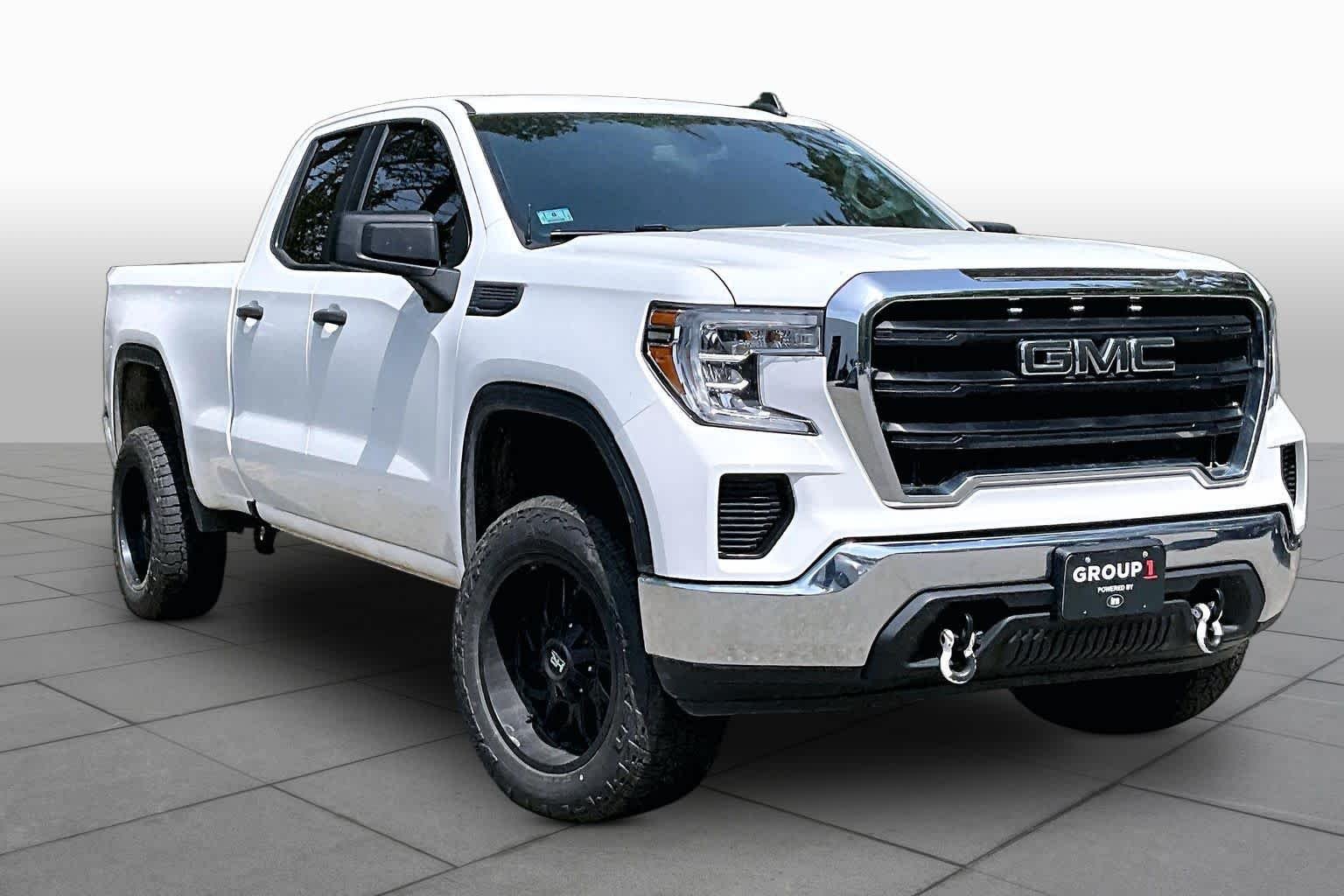 Used 2021 Summit White GMC  image 3