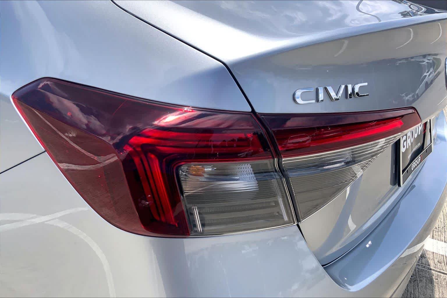 Used 2025 Solar Silver Metallic Honda Sport image 28