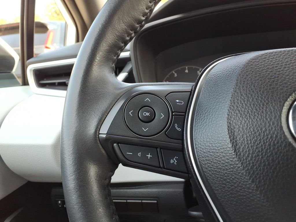 Used 2024 Ice Cap Toyota SE image 21
