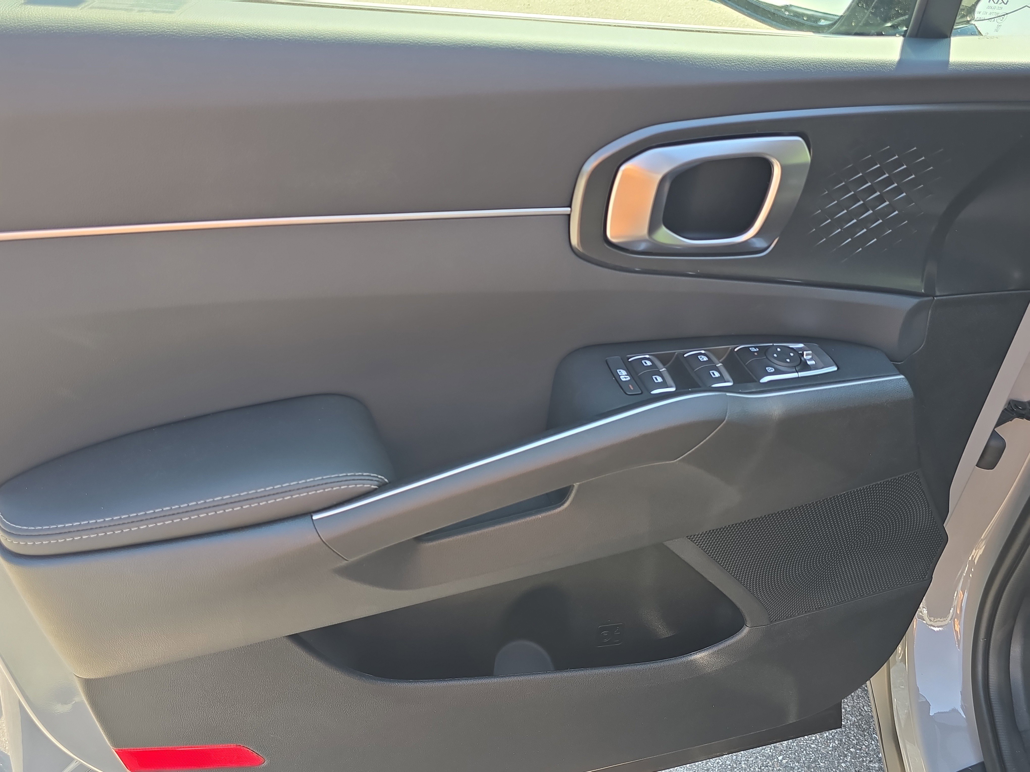 New 2026 Wolf Gray Kia S image 17