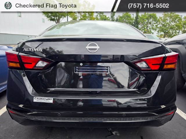 Used 2024 Super Black Clearcoat Nissan 2.5 S image 5