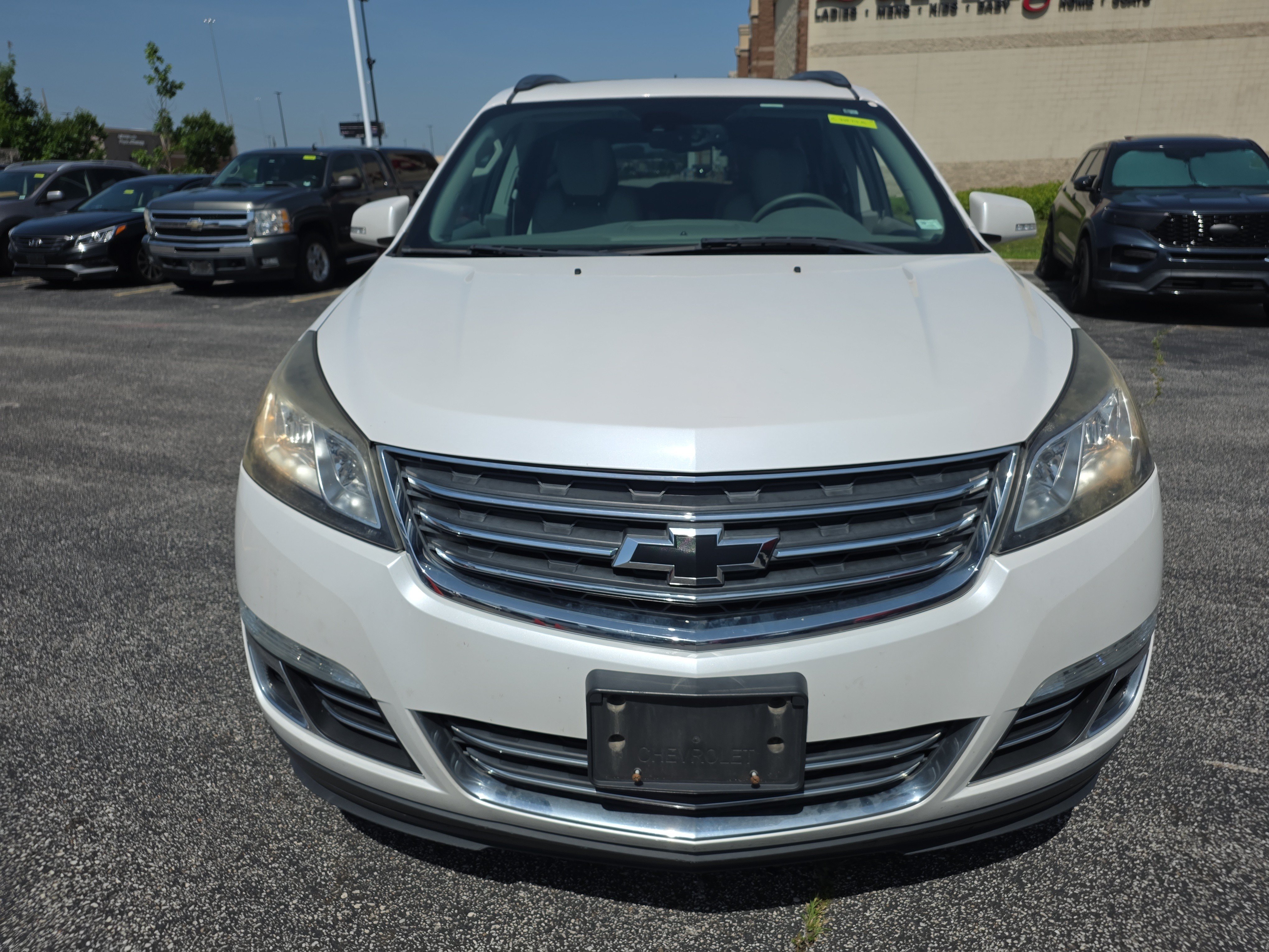 Used 2016 IRIDESCENT PEARL TRICOAT Chevrolet LTZ image 9