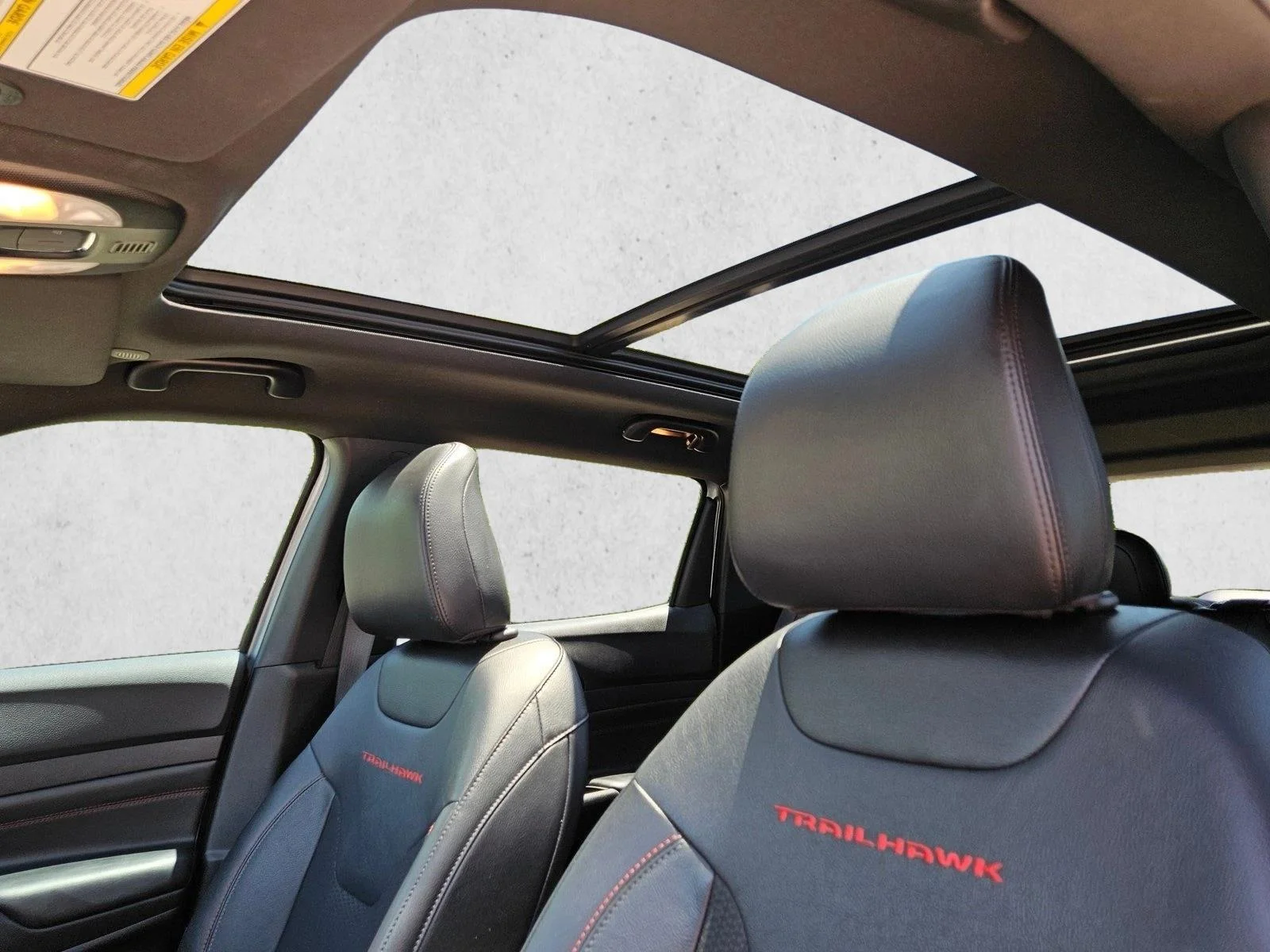 Used 2023 Billet Silver Metallic Clearcoat Jeep Trailhawk image 15