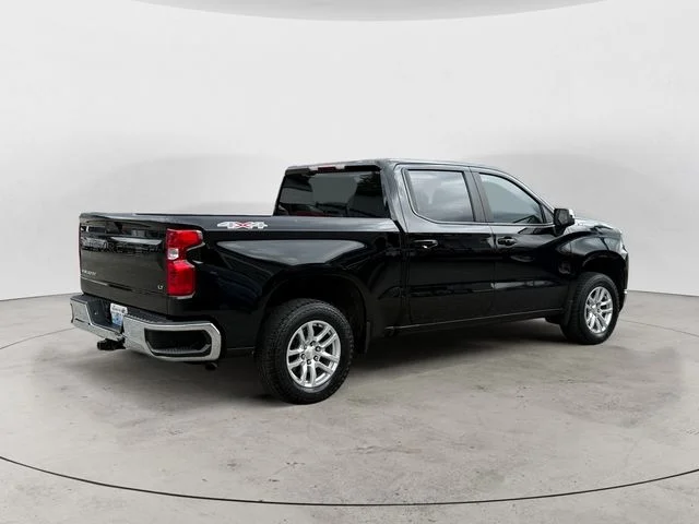 Used 2021 Black Chevrolet LT image 5