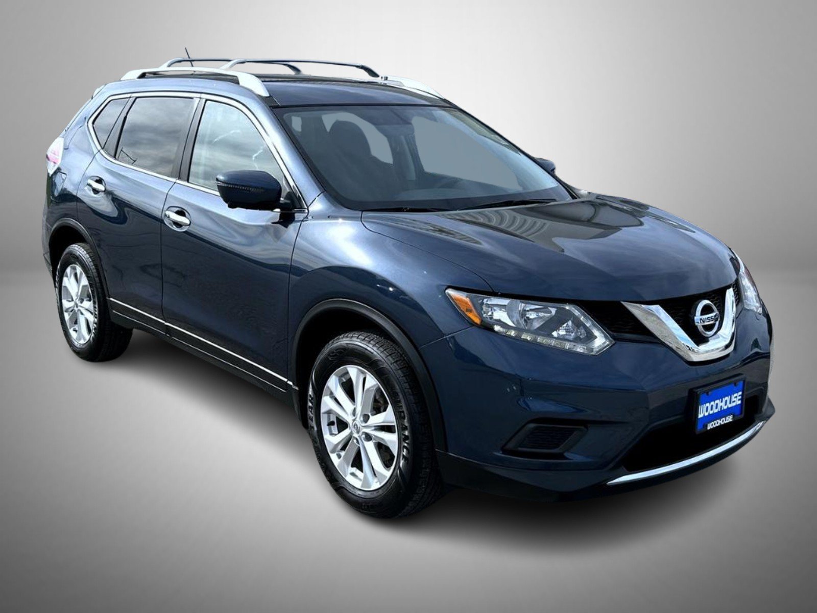 Used 2016 Blue Nissan SV image 3