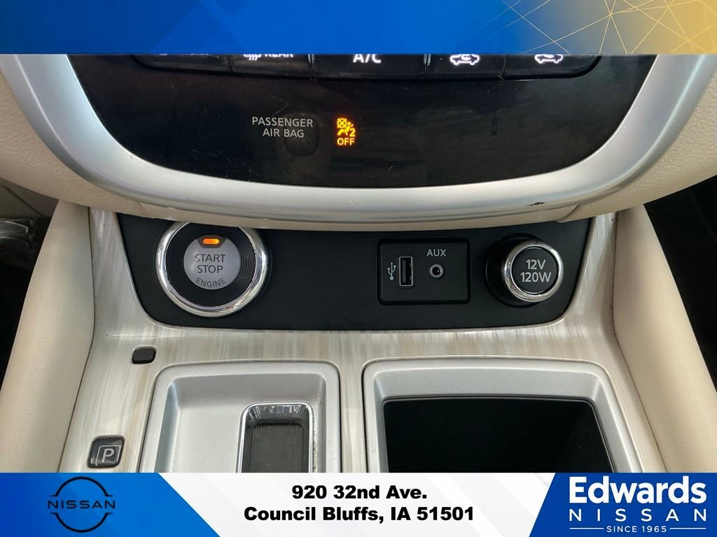 Used 2018 Red Nissan SL image 30