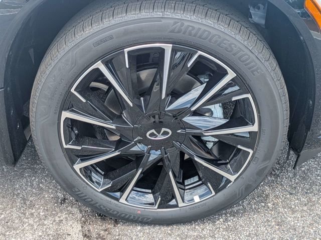 New 2027 2T RAD WHT INFINITI Autograph AWD image 11