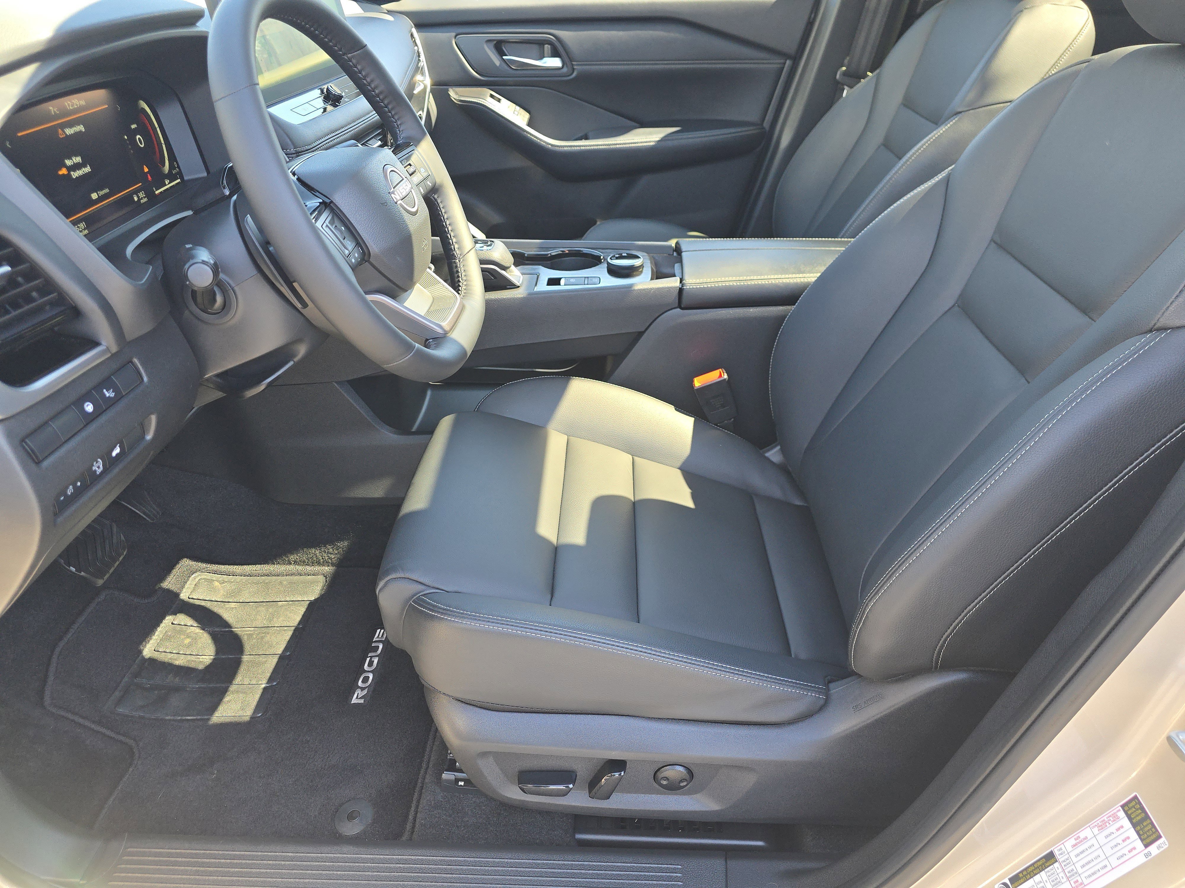 Used 2025 Champagne Silver Metallic/Super Black Nissan SL image 20