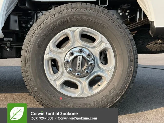 New 2026 Oxford White Ford XLT image 8