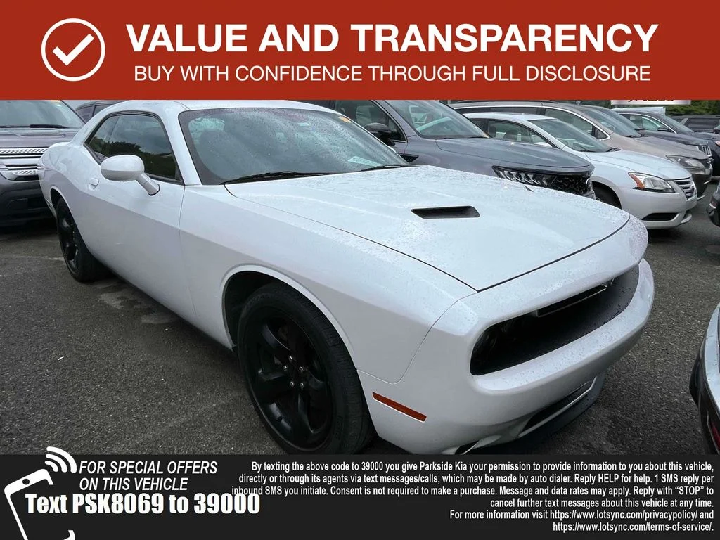 2016 Dodge Challenger SXT Plus's photo