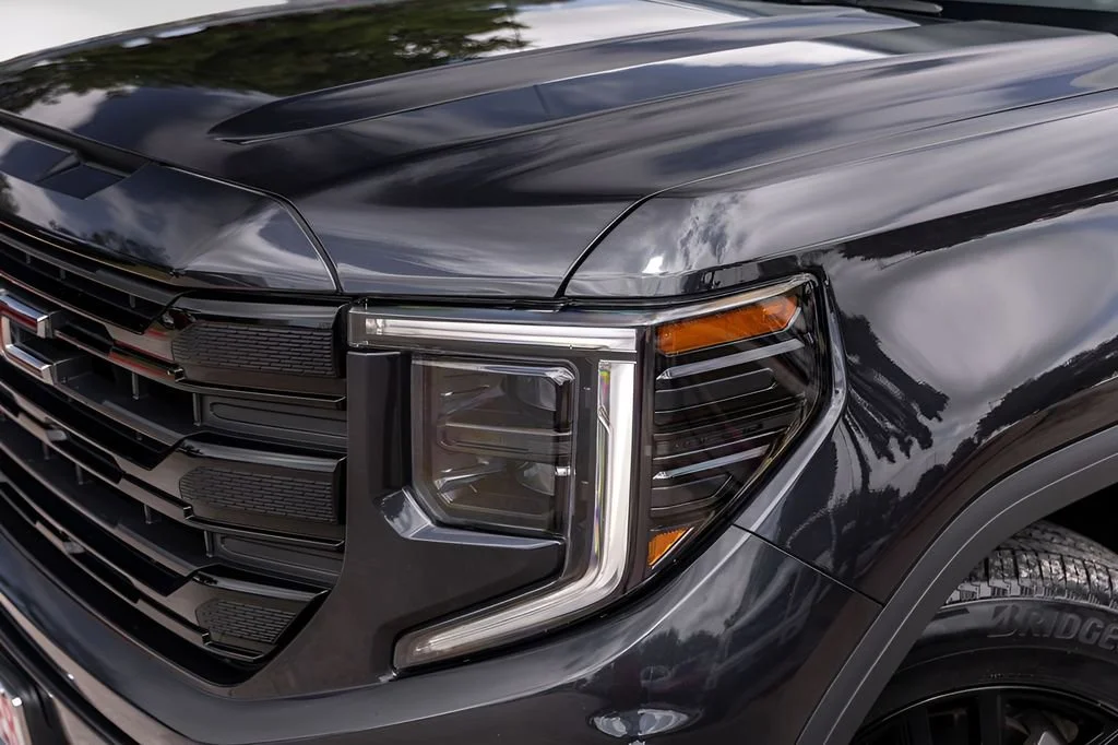 Used 2024 Titanium Rush Metallic GMC Elevation image 3