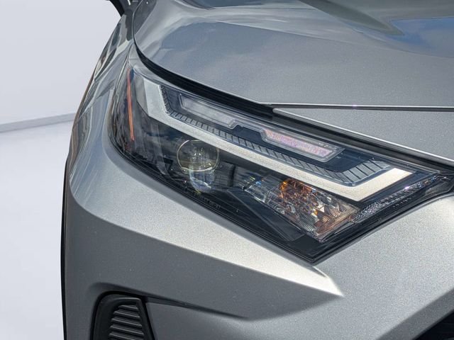 Used 2025 Silver Sky Metallic Toyota LE image 9